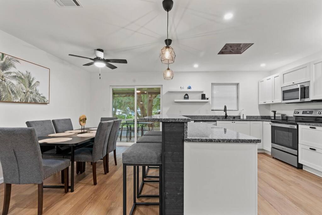 Gainesville-Newly Remodeled Home Exterior photo